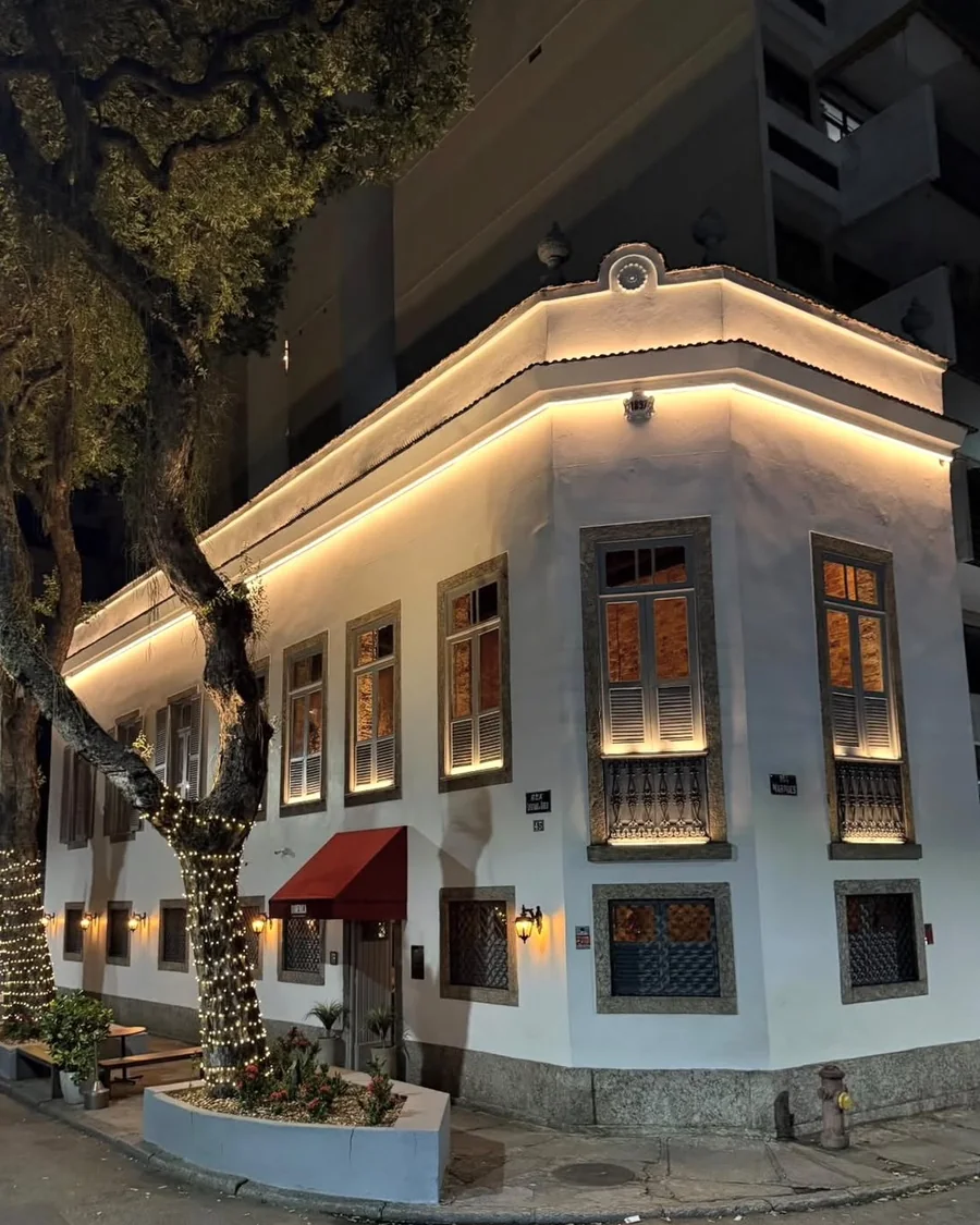 A Domenica Botafogo hoje, na esquina da Rua Capistrano de Abreu.